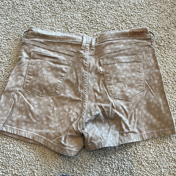 Levi’s jean shorts - Picture 2 of 2